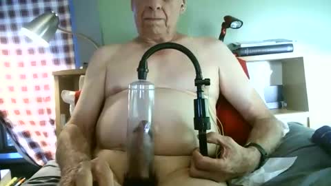 Snapshot of johnnieq1971 chatting on May 30, 2026, 11:57 pm johnnieq1971 online show from May 30, 2026, 11:57 pm