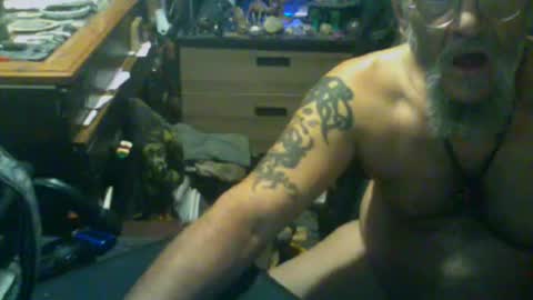 johnnyshung1 online show from December 18, 2025, 7:09 pm