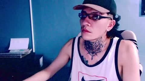 Snapshot of johnsonisaac94_ chatting on December 22, 2024, 5:01 am johnsonisaac94 online show from December 22, 2024, 5:01 am