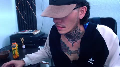 Snapshot of johnsonisaac94_ chatting on February 12, 2025, 8:27 am johnsonisaac94 online show from February 12, 2025, 8:27 am