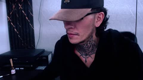 Snapshot of johnsonisaac94_ chatting on February 14, 2025, 4:15 am johnsonisaac94 online show from February 14, 2025, 4:15 am
