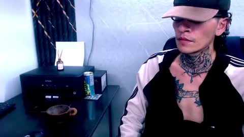 Snapshot of johnsonisaac94_ chatting on February 19, 2025, 7:50 am johnsonisaac94 online show from February 19, 2025, 7:50 am