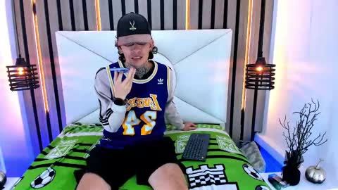 Snapshot of johnsonisaac94_ chatting on March 5, 2025, 2:14 am johnsonisaac94 online show from March 5, 2025, 2:14 am
