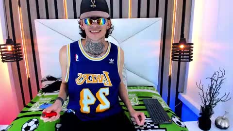 Snapshot of johnsonisaac94_ chatting on March 5, 2025, 5:18 am johnsonisaac94 online show from March 5, 2025, 5:18 am