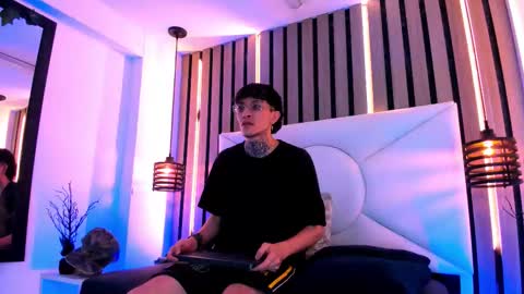 Snapshot of johnsonisaac94_ chatting on September 26, 2025, 12:25 am johnsonisaac94 online show from September 26, 2025, 12:25 am