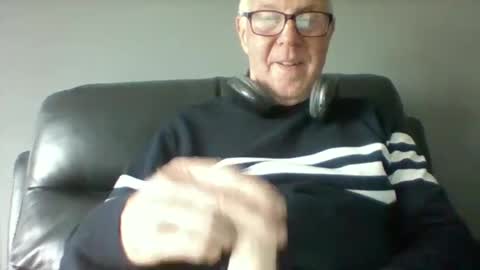 johnybegood6969 online show from May 3, 2026, 12:44 pm
