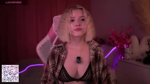 Paula online show from April 24, 2026, 1:52 am