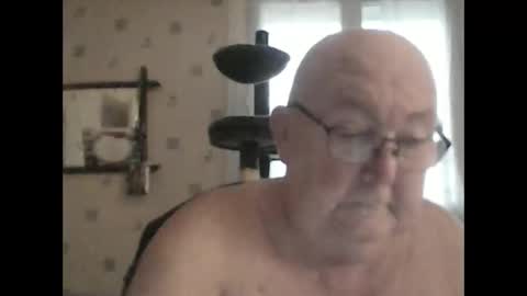 Snapshot of jojo60000529566 chatting on December 5, 2024, 8:00 am jojo60000529566 online show from December 5, 2024, 8:00 am