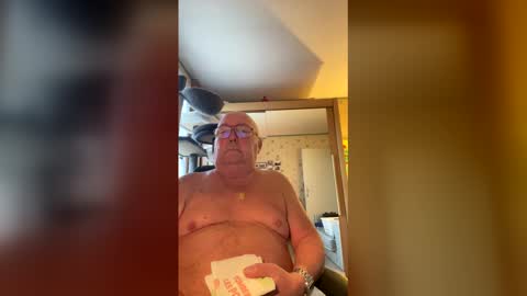 Snapshot of jojo60000529566 chatting on December 16, 2025, 8:30 am jojo60000529566 online show from December 16, 2025, 8:30 am