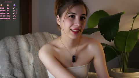 Snapshot of jojojoannaa chatting on May 15, 2026, 2:07 am Aurora online show from May 15, 2026, 2:07 am