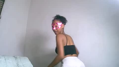 jojoolie online show from December 17, 2025, 11:27 am