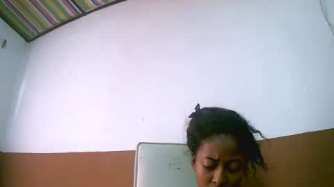 joliekah27 online show from February 5, 2025, 11:55 am