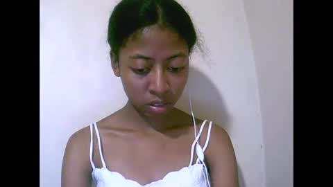 joliekah27 online show from April 23, 2026, 12:29 pm