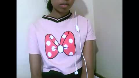 joliekah27 online show from April 30, 2026, 8:31 am