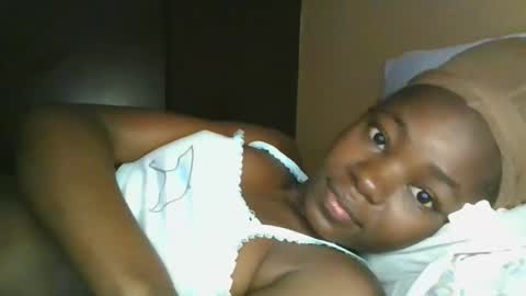 jollynabeb online show from November 1, 2025, 2:08 pm