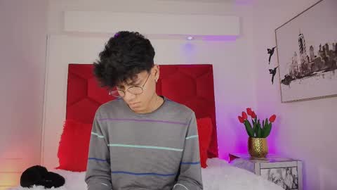 Jonas  online show from September 15, 2025, 1:11 pm