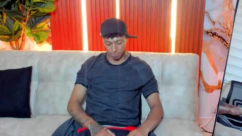 jonathan_guzman_ online show from March 10, 2026, 3:33 am