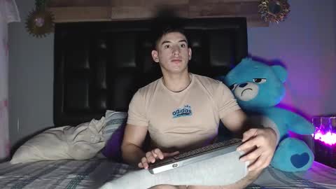 Snapshot of jonathancast08 chatting on January 26, 2025, 2:08 pm jonathancast08 online show from January 26, 2025, 2:08 pm