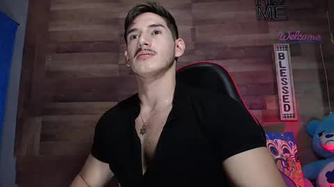 Snapshot of jonathancast08 chatting on October 15, 2025, 2:39 pm jonathancast08 online show from October 15, 2025, 2:39 pm