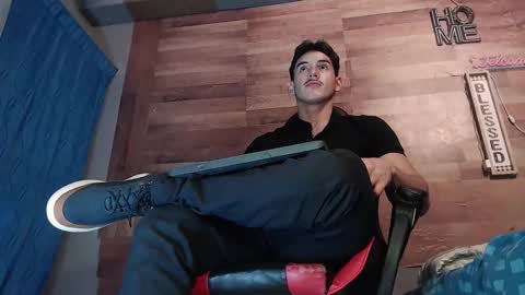 Snapshot of jonathancast08 chatting on November 20, 2025, 12:11 am jonathancast08 online show from November 20, 2025, 12:11 am