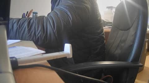 Snapshot of jones75_hd chatting on December 19, 2025, 3:41 pm Adi online show from December 19, 2025, 3:41 pm