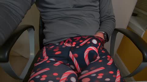 WhteGuy online show from December 12, 2024, 3:43 am