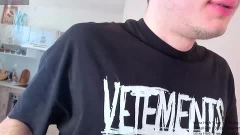 Snapshot of jonhy_merlin chatting on April 9, 2026, 1:49 pm jonhy_merlin online show from April 9, 2026, 1:49 pm