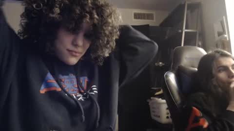 Snapshot of jonmessfan chatting on December 14, 2025, 8:35 pm jonmessfan online show from December 14, 2025, 8:35 pm