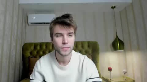 Snapshot of jonnahhell chatting on November 14, 2025, 12:15 pm Jonah online show from November 14, 2025, 12:15 pm