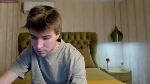 Snapshot of jonnahhell chatting on November 19, 2025, 12:27 pm Jonah online show from November 19, 2025, 12:27 pm