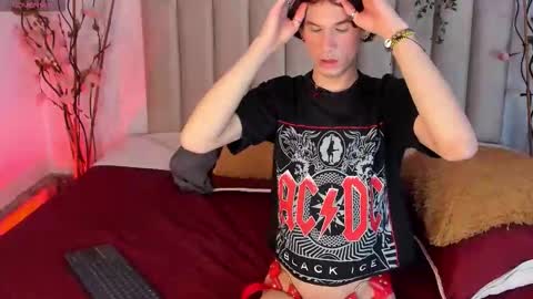 Snapshot of jonny_gilbert chatting on November 25, 2025, 1:22 pm jonny_gilbert online show from November 25, 2025, 1:22 pm