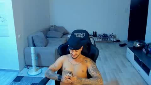 Snapshot of jonnyporn1 chatting on November 4, 2025, 10:42 pm jonnyporn1 online show from November 4, 2025, 10:42 pm