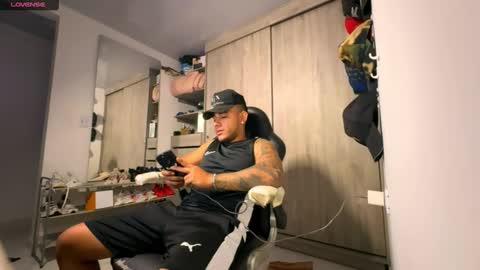 Snapshot of jordylatin202 chatting on November 8, 2025, 1:39 am DAVID online show from November 8, 2025, 1:39 am