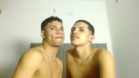 Snapshot of jose_and_daniel chatting on July 5, 2026, 4:52 am JOSE AND DANIEL online show from July 5, 2026, 4:52 am