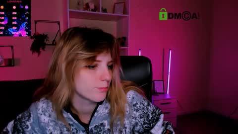 jose_fairy online show from October 14, 2025, 6:03 am