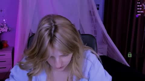 jose_fairy online show from April 24, 2026, 7:49 pm
