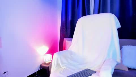 Josep online show from February 8, 2025, 1:32 am