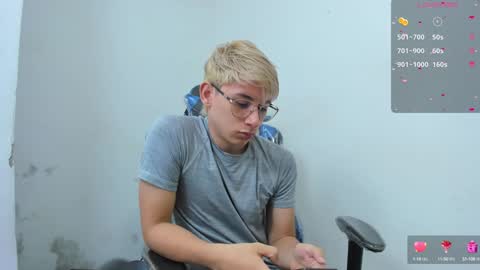 Snapshot of joseph_brown_ chatting on December 6, 2024, 11:44 am JOSEPH BROWN online show from December 6, 2024, 11:44 am