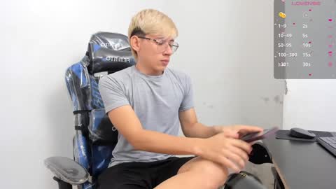 Snapshot of joseph_brown_ chatting on December 26, 2024, 12:59 pm JOSEPH BROWN online show from December 26, 2024, 12:59 pm