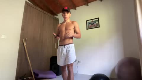 Im Jouliano online show from May 4, 2026, 3:08 pm