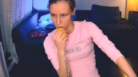 Snapshot of joy_keys chatting on December 3, 2024, 11:24 pm joy_keys online show from December 3, 2024, 11:24 pm