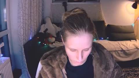 Snapshot of joy_keys chatting on December 16, 2024, 1:32 pm joy_keys online show from December 16, 2024, 1:32 pm