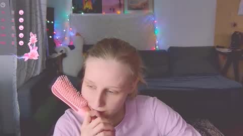 Snapshot of joy_keys chatting on March 4, 2025, 5:34 pm joy_keys online show from March 4, 2025, 5:34 pm