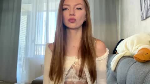 Snapshot of joyegeesey chatting on May 7, 2026, 8:09 am Bella online show from May 7, 2026, 8:09 am