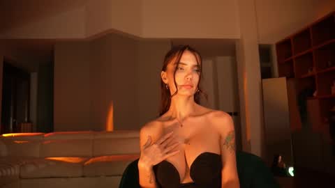 Snapshot of jseductiveart chatting on February 16, 2025, 5:48 pm Jennifer Diaz online show from February 16, 2025, 5:48 pm