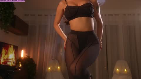 Snapshot of jseductiveart chatting on November 1, 2025, 7:27 pm Jennifer Diaz online show from November 1, 2025, 7:27 pm