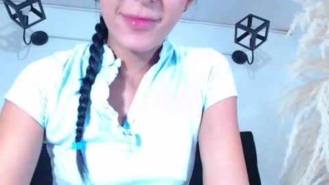 Snapshot of juan_and_luciana chatting on July 28, 2026, 6:20 pm online show from July 28, 2026, 6:20 pm