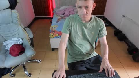 juan_and_luke online show from April 24, 2026, 12:18 pm
