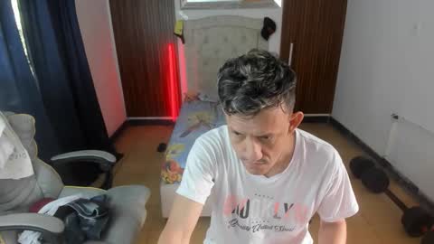 juan_and_luke online show from April 27, 2026, 12:14 pm