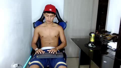 Snapshot of juan_da01 chatting on February 18, 2025, 12:37 am JuanDa online show from February 18, 2025, 12:37 am